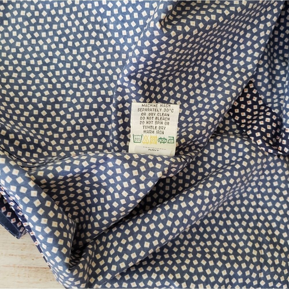 Bugatchi Short Sleeve Button Front Shirt Men's Size Medium Navy Blue Red White - Picture 15 of 15